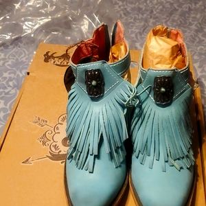 Cow Girl Bootie Handcrafted Junk Gypsy By Lane size 11 turquoise color